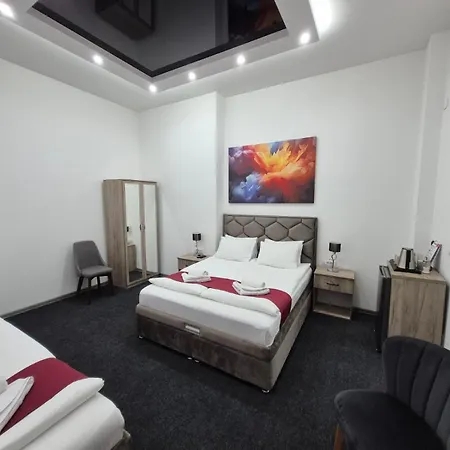 15 Percent Off Until 31st Of August Authentic Centre - Luxury Suites, Paid Parking On-site, Mandatory Reservation, Warning There Are Seven In The Pictures Gallery, Only One Has A Hot Tub And A Sauna * Belgrado
