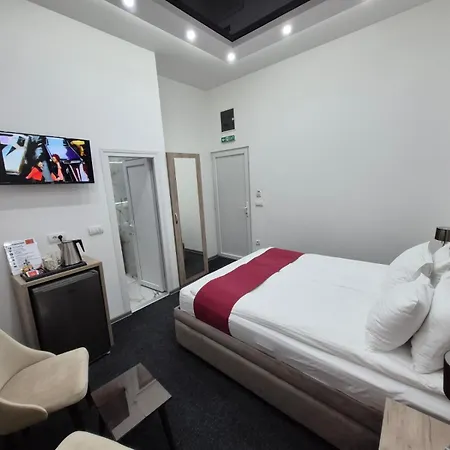 15 Percent Off Until 31st Of August Authentic Centre - Luxury Suites, Paid Parking On-site, Mandatory Reservation, Warning There Are Seven In The Pictures Gallery, Only One Has A Hot Tub And A Sauna * Belgrado