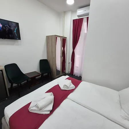 Gasthuis 15 Percent Off Until 31st Of August Authentic Centre - Luxury Suites, Paid Parking On-site, Mandatory Reservation, Warning There Are Seven In The Pictures Gallery, Only One Has A Hot Tub And A Sauna *